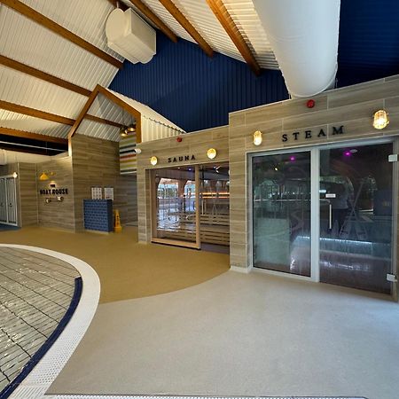 The Boat House, Hot Tub Lodge サウス・サーニー エクステリア 写真